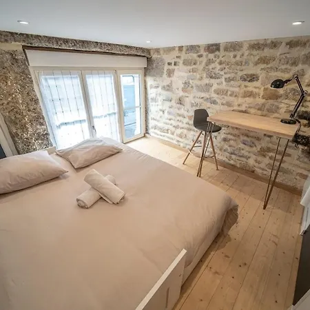 Spacious Renovated Loft - - Guillotiere Apartment *